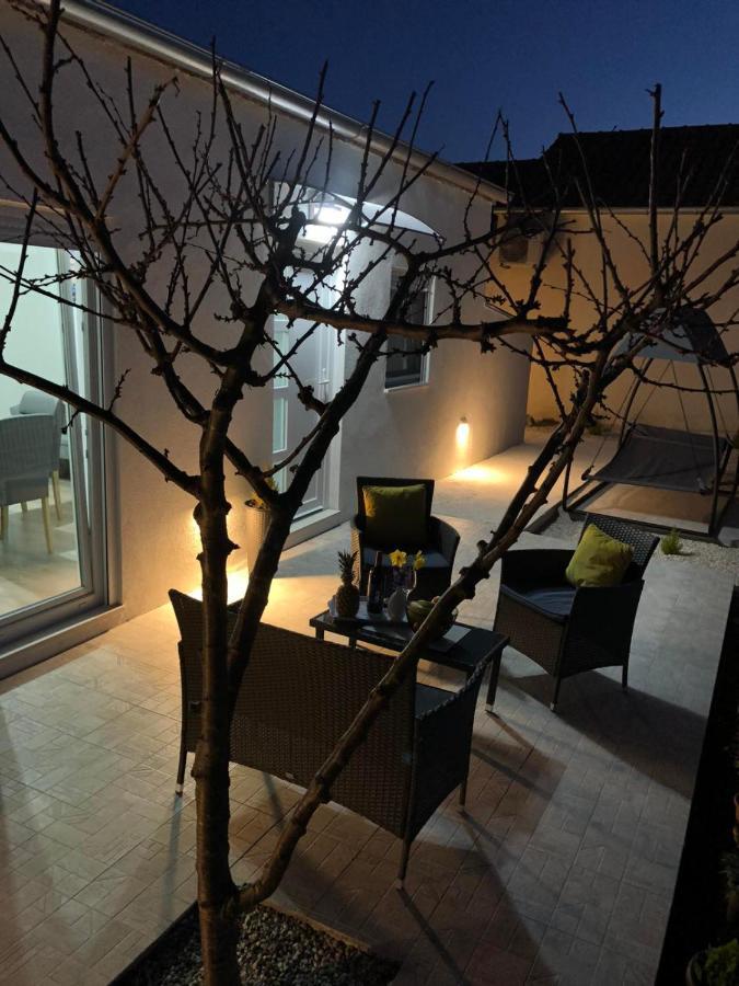 Appartamento Apartman Ana Crno Esterno foto